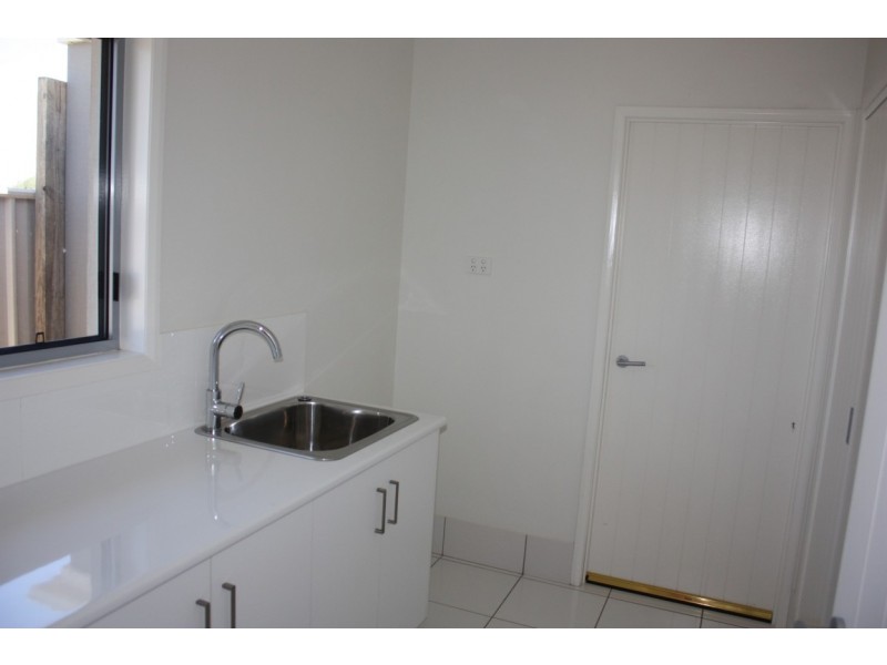 2/17 Morgan Place, Emerald QLD 4720