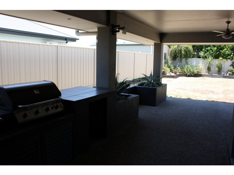 2/17 Morgan Place, Emerald QLD 4720