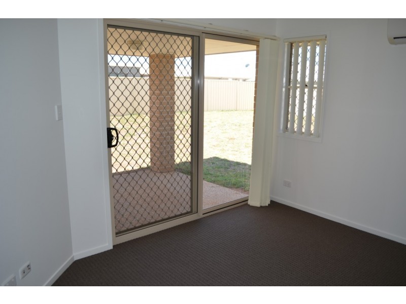 13 Windemere Street, Emerald QLD 4720