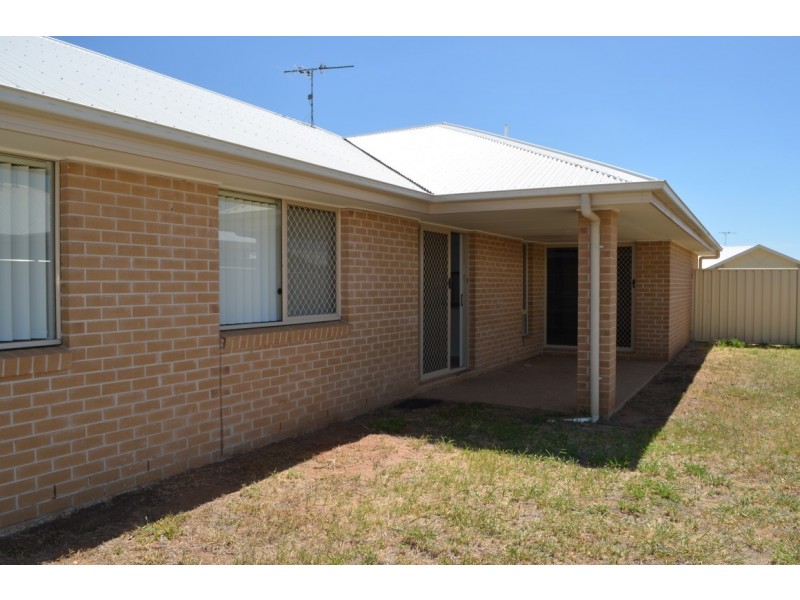 13 Windemere Street, Emerald QLD 4720