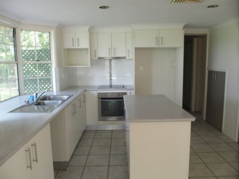 34 Braeside Road, Emerald QLD 4720