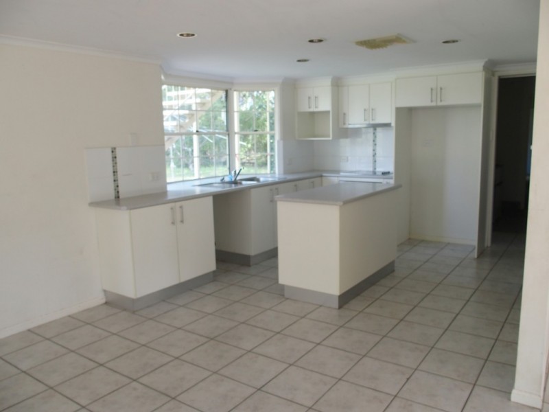 34 Braeside Road, Emerald QLD 4720