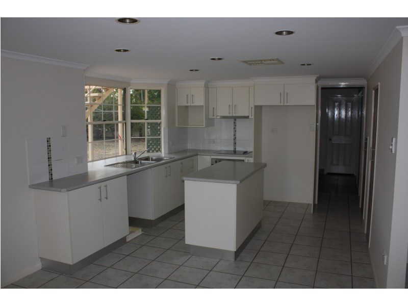 34 Braeside Road, Emerald QLD 4720