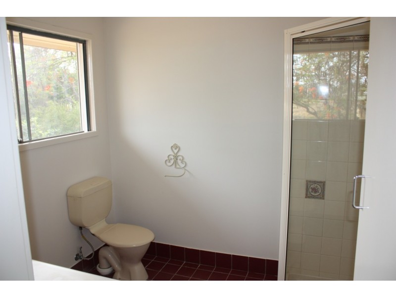 34 Braeside Road, Emerald QLD 4720