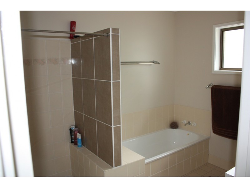 7 Cardinal Drive, Emerald QLD 4720