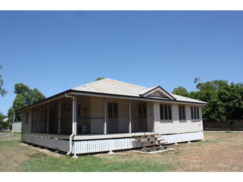 6 Rodeo Drive, Emerald QLD 4720
