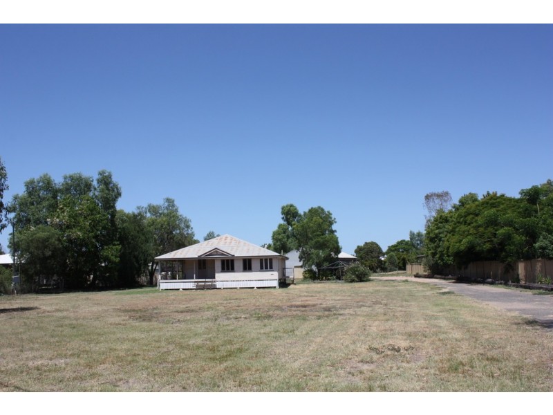 6 Rodeo Drive, Emerald QLD 4720