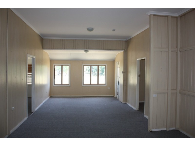 6 Rodeo Drive, Emerald QLD 4720