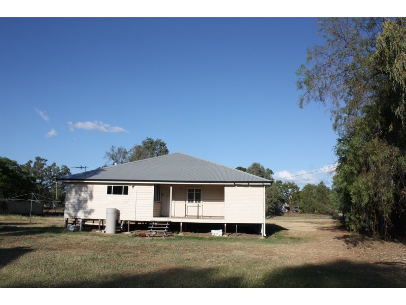6 Rodeo Drive, Emerald QLD 4720