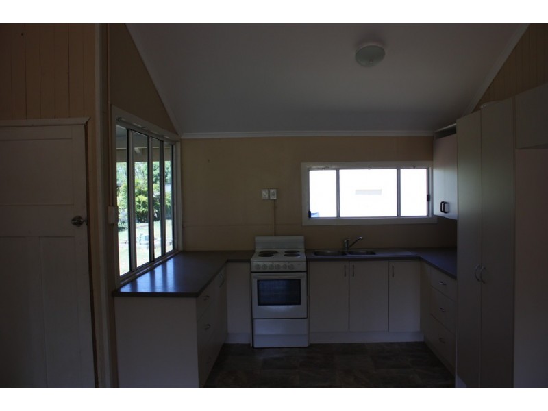 6 Rodeo Drive, Emerald QLD 4720
