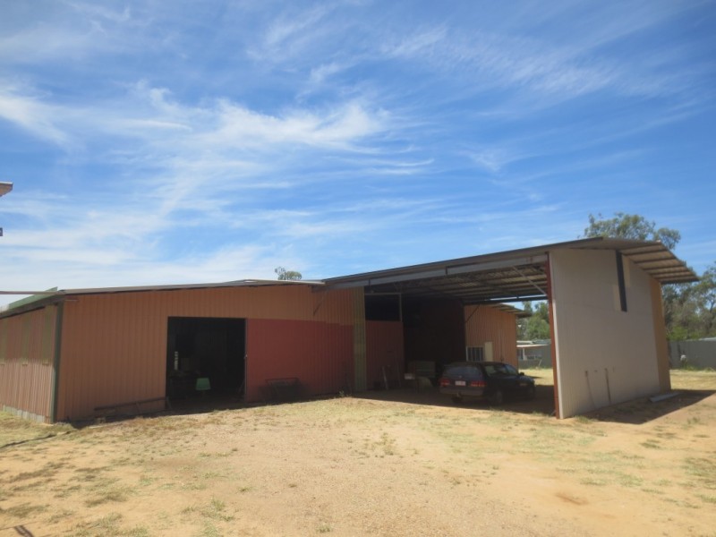 32 Lorikeet Avenue, Sapphire QLD 4702