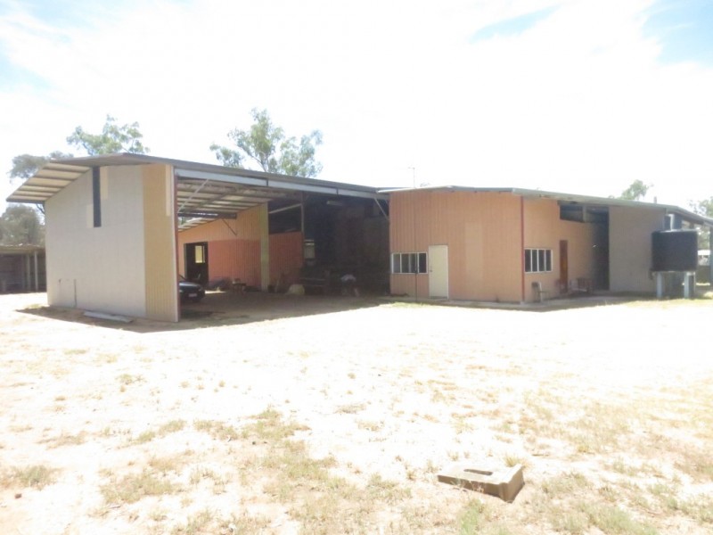 32 Lorikeet Avenue, Sapphire QLD 4702