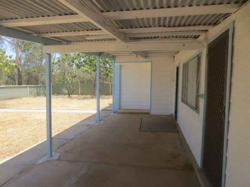 32 Lorikeet Avenue, Sapphire QLD 4702