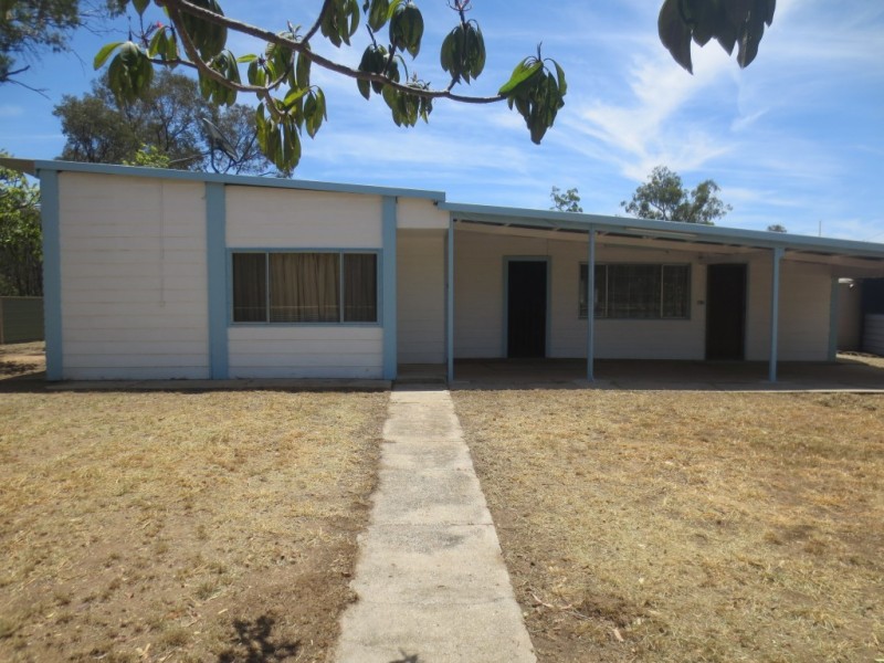 32 Lorikeet Avenue, Sapphire QLD 4702