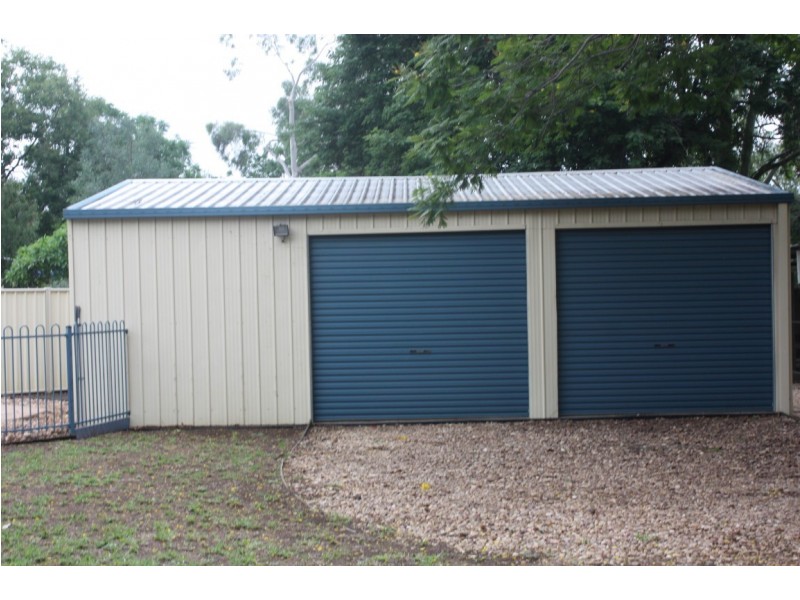 5 Thomas Place, Emerald QLD 4720