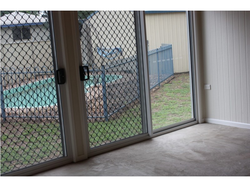 5 Thomas Place, Emerald QLD 4720