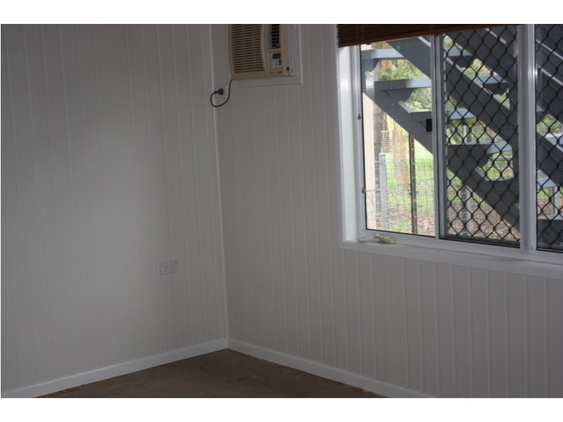 5 Thomas Place, Emerald QLD 4720