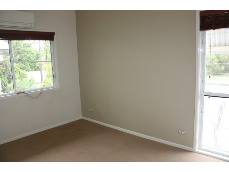5 Thomas Place, Emerald QLD 4720