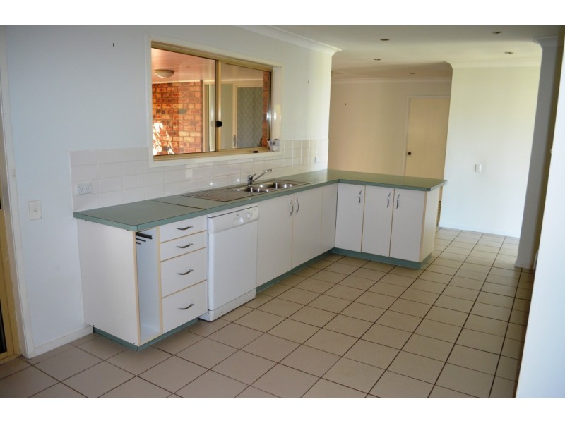 7 Crozier Crescent, Emerald QLD 4720