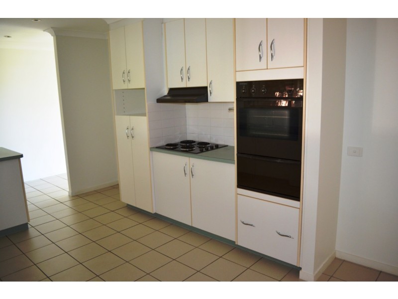 7 Crozier Crescent, Emerald QLD 4720