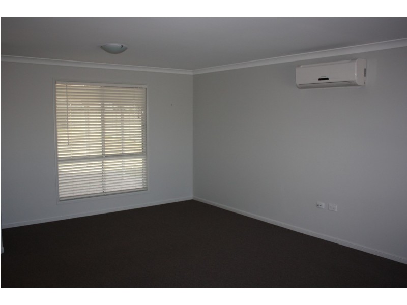 52 Lakeside Drive, Emerald QLD 4720