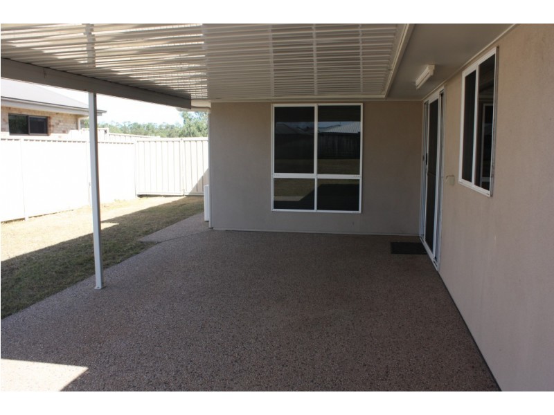 52 Lakeside Drive, Emerald QLD 4720