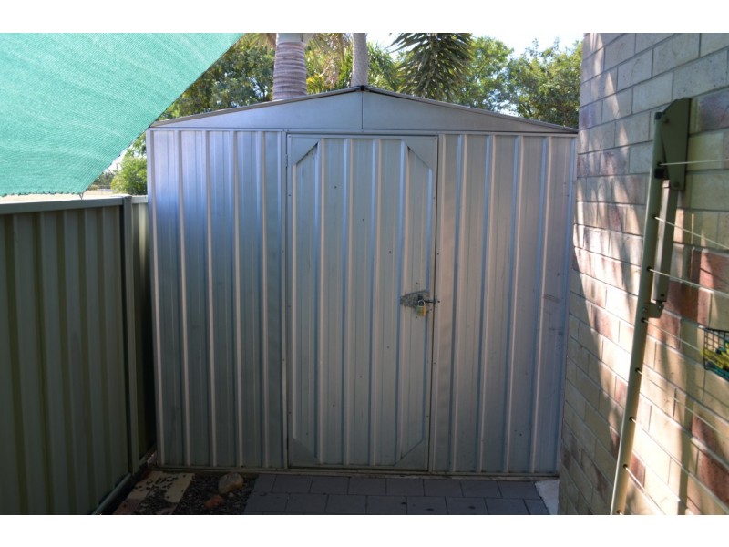 1 / 16 White, Emerald QLD 4720