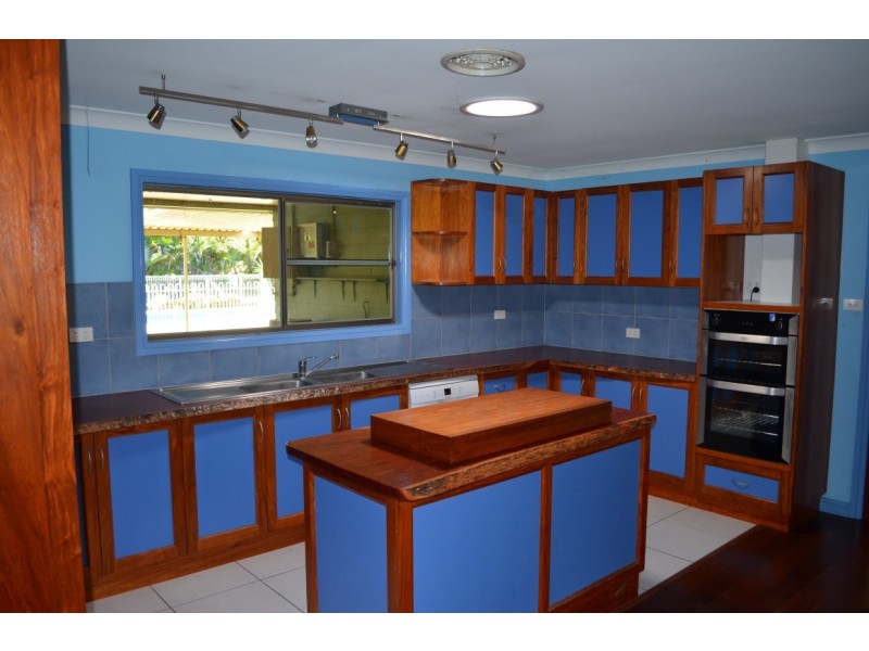 10 Silica Road, Emerald QLD 4720