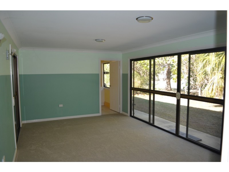 10 Silica Road, Emerald QLD 4720