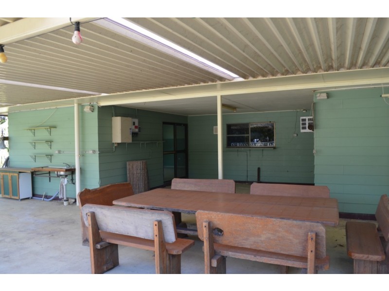 10 Silica Road, Emerald QLD 4720