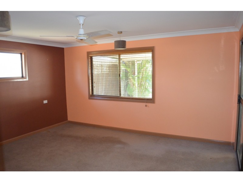 10 Silica Road, Emerald QLD 4720