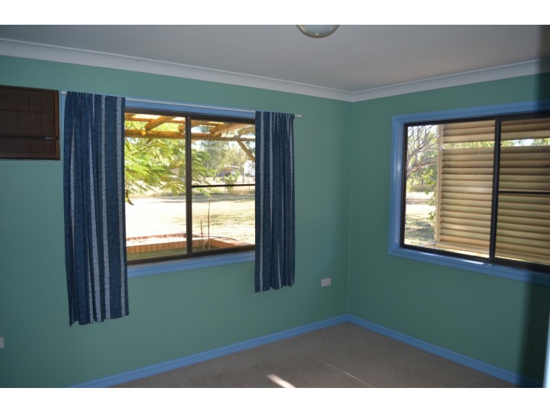 10 Silica Road, Emerald QLD 4720