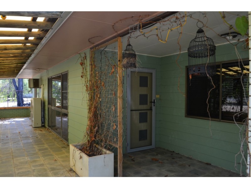 10 Silica Road, Emerald QLD 4720