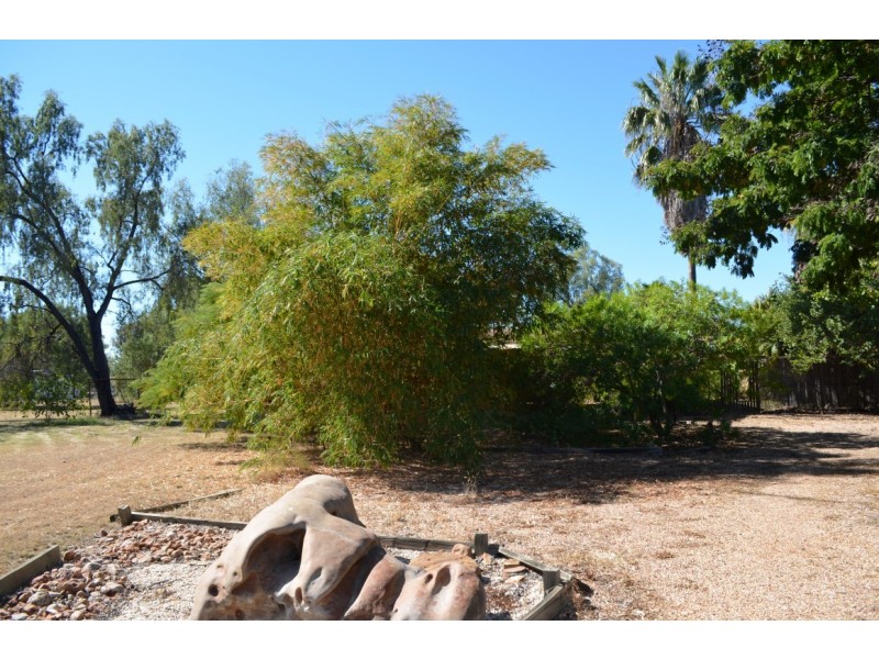 10 Silica Road, Emerald QLD 4720