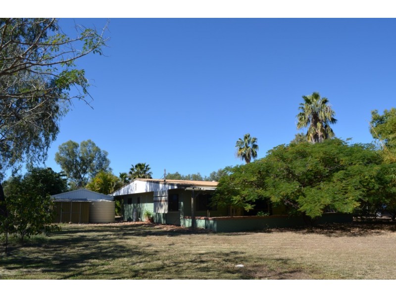 10 Silica Road, Emerald QLD 4720