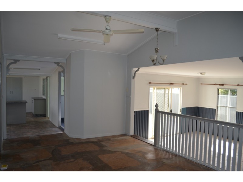 21 Brooks Street, Emerald QLD 4720