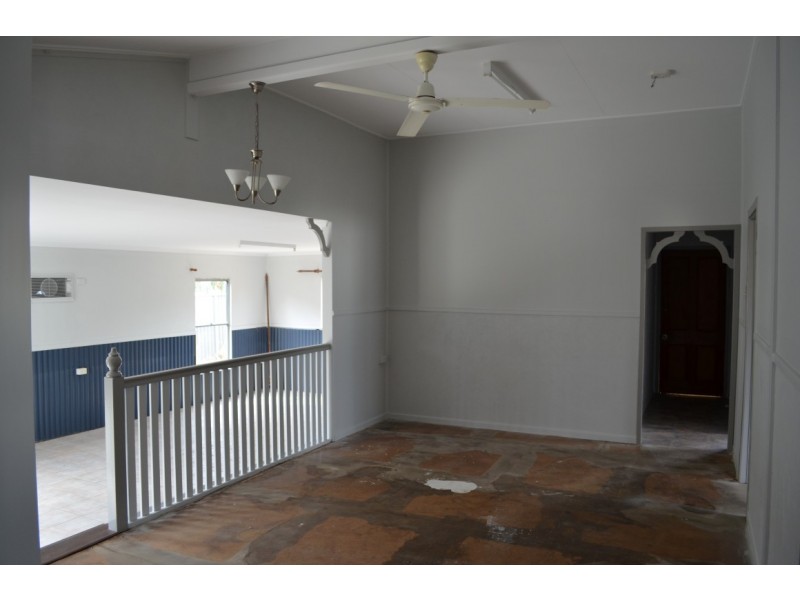 21 Brooks Street, Emerald QLD 4720