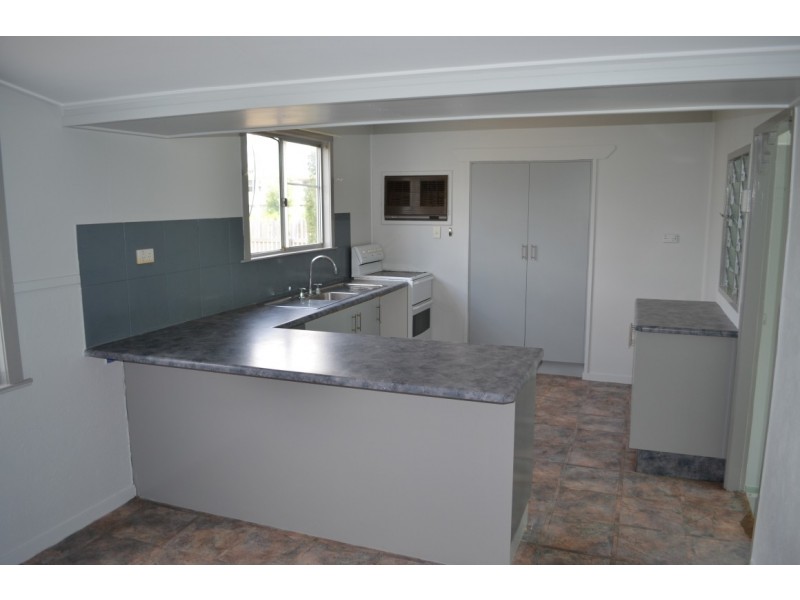 21 Brooks Street, Emerald QLD 4720