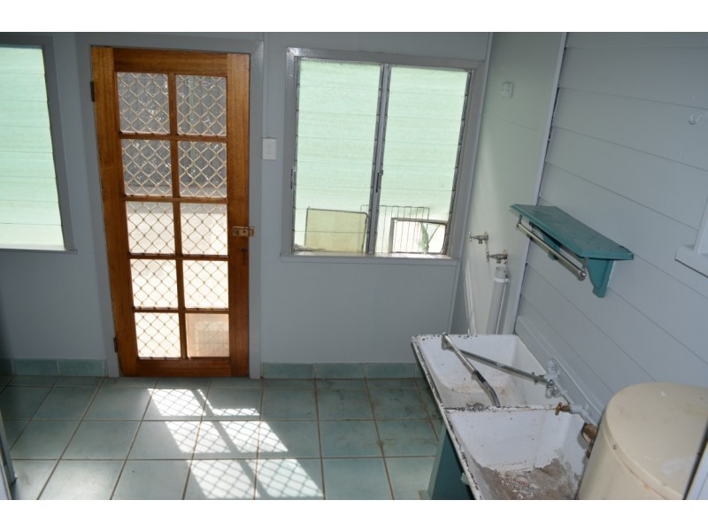 21 Brooks Street, Emerald QLD 4720