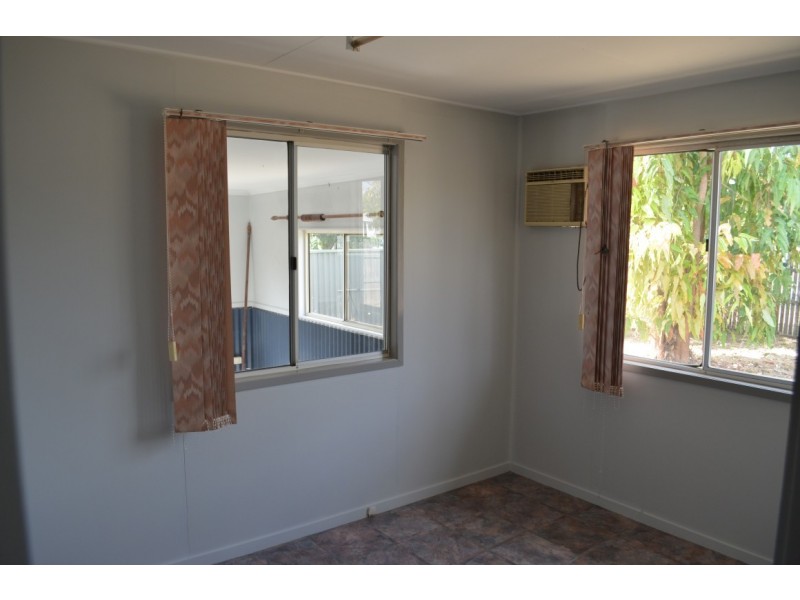 21 Brooks Street, Emerald QLD 4720