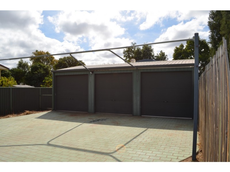 21 Brooks Street, Emerald QLD 4720