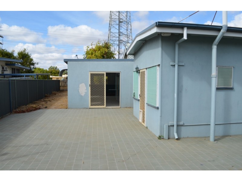 21 Brooks Street, Emerald QLD 4720