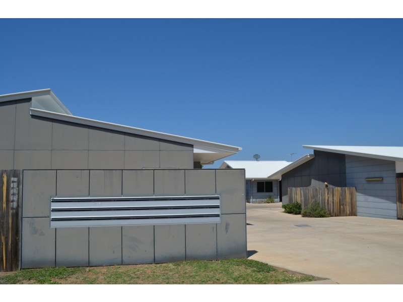 18/8 Hillcrest Street, Emerald QLD 4720