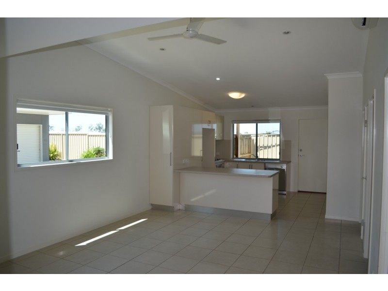 18/8 Hillcrest Street, Emerald QLD 4720