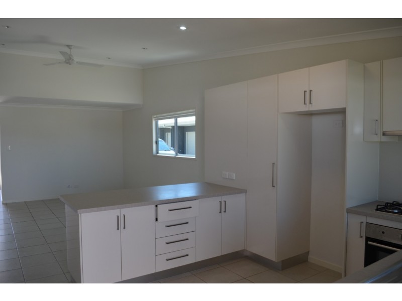 18/8 Hillcrest Street, Emerald QLD 4720