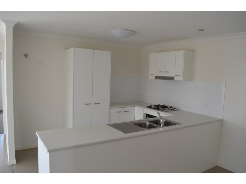 1/4 Eagle Street, Emerald QLD 4720