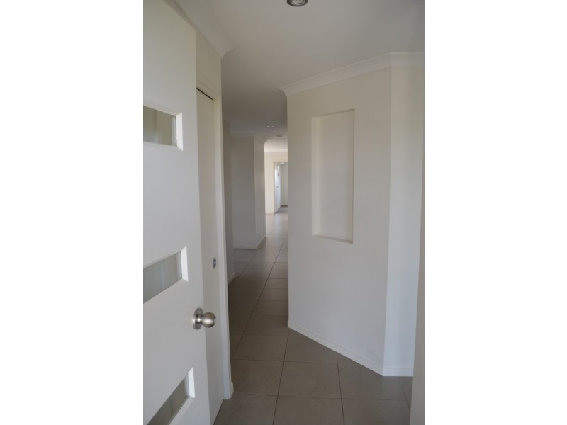 1/4 Eagle Street, Emerald QLD 4720