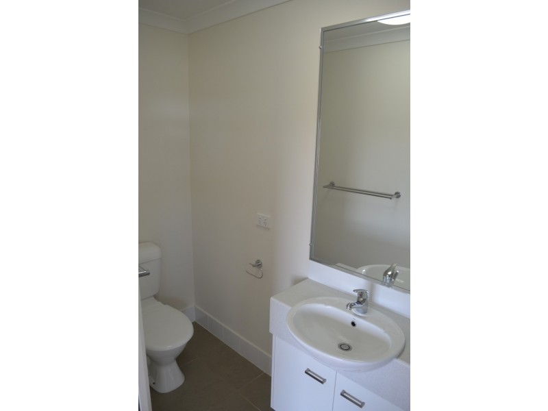 1/4 Eagle Street, Emerald QLD 4720