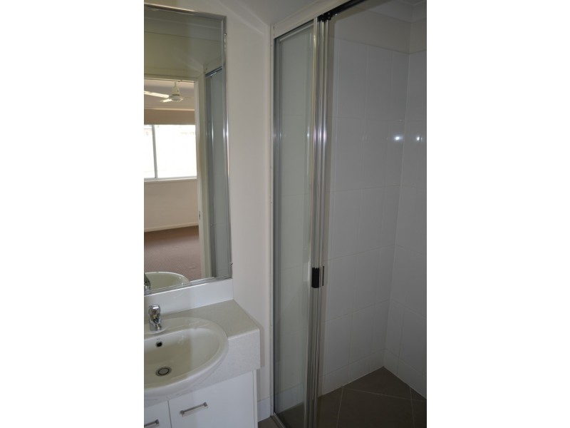 1/4 Eagle Street, Emerald QLD 4720