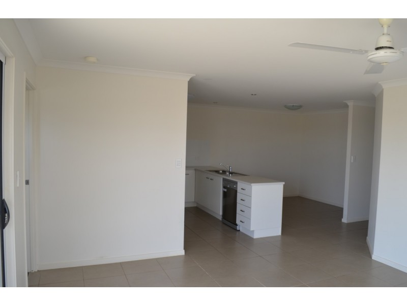 1/4 Eagle Street, Emerald QLD 4720